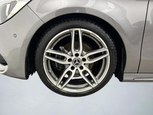 MERCEDES-BENZ CLA 180 SB AMG Line Toit Pano  