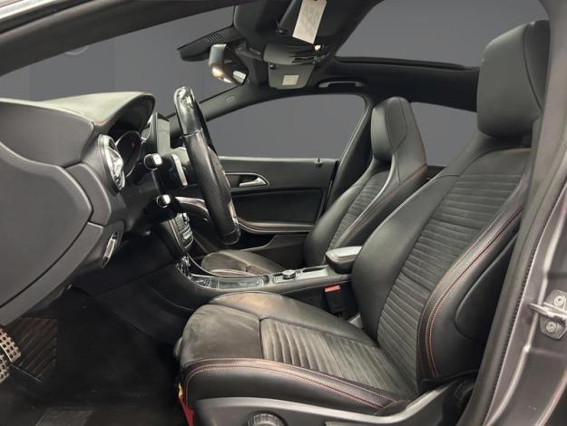 MERCEDES-BENZ CLA 180 SB AMG Line Toit Pano  