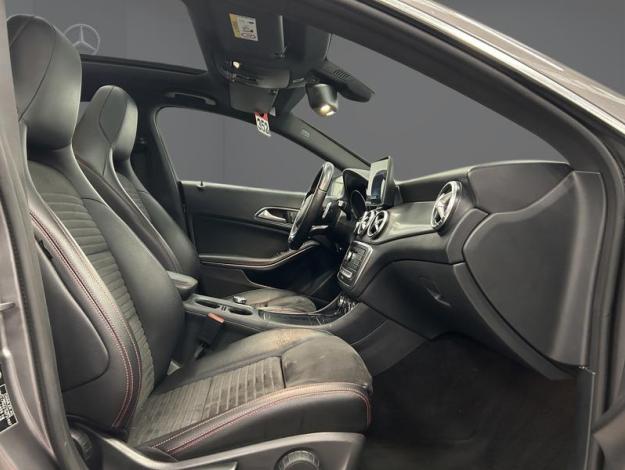 MERCEDES-BENZ CLA 180 SB AMG Line Toit Pano  