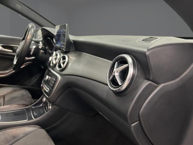 MERCEDES-BENZ CLA 180 SB AMG Line Toit Pano  