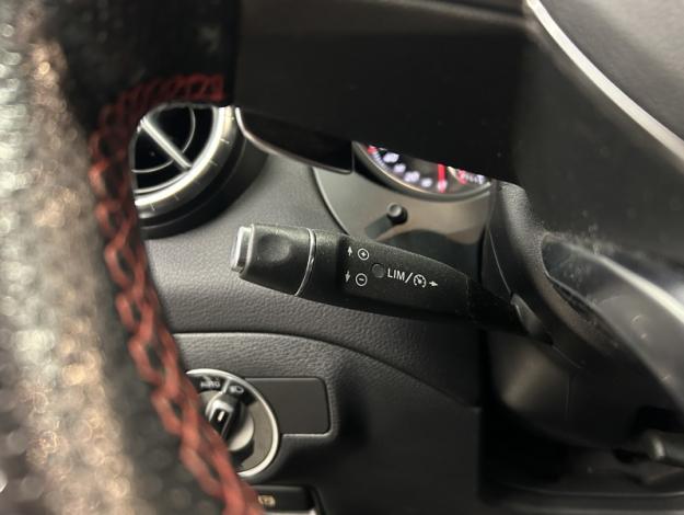 MERCEDES-BENZ CLA 180 SB AMG Line Toit Pano  