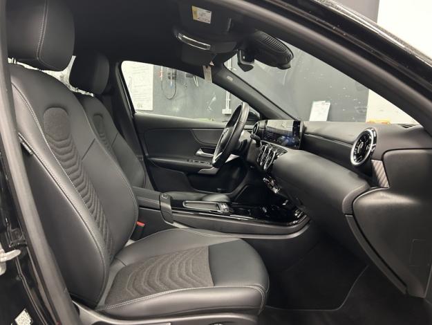 MERCEDES-BENZ A 180 Luxury Line  