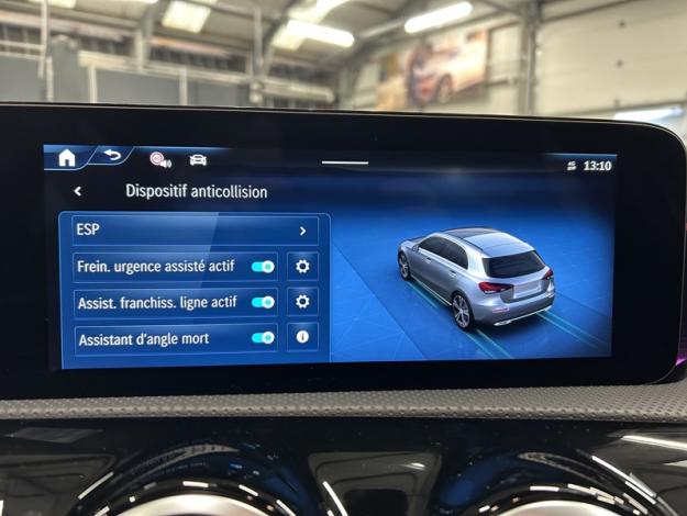 MERCEDES-BENZ A 250 e AMG Line Toit Pano 19p  