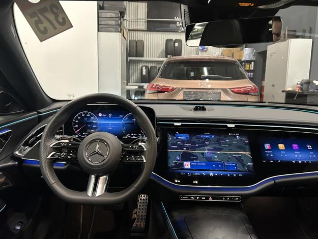 MERCEDES-BENZ E 300 de Berline AMG Hyperscreen Pano  