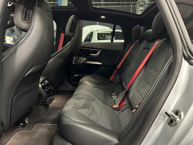 MERCEDES-BENZ EQE 43 AMG 4MATIC HyperScreen Pano  