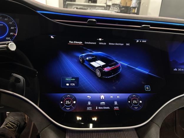 MERCEDES-BENZ EQE 43 AMG 4MATIC HyperScreen Pano  