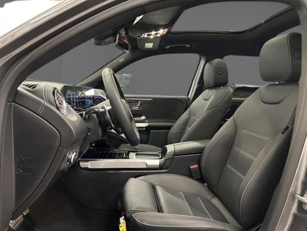 MERCEDES-BENZ GLB 35 AMG 4Matic Pano Attelage Facelift  