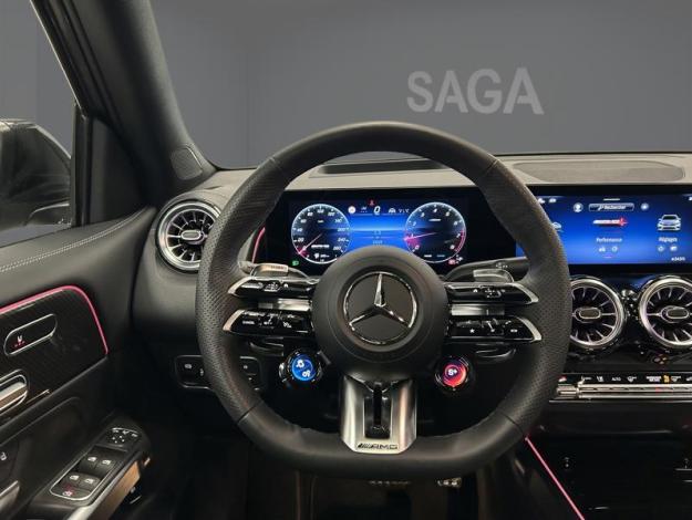 MERCEDES-BENZ GLB 35 AMG 4Matic Pano Attelage Facelift  