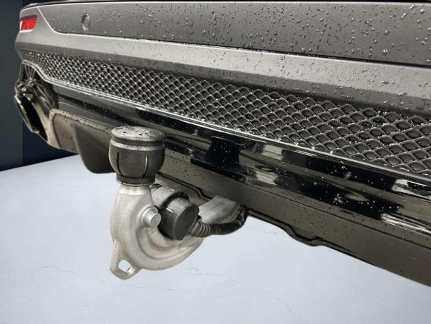 MERCEDES-BENZ GLB 35 AMG 4Matic Pano Attelage Facelift  