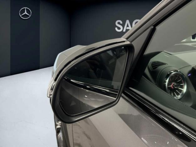 MERCEDES-BENZ GLB 35 AMG 4Matic Pano Attelage Facelift  