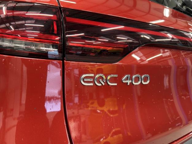 MERCEDES-BENZ EQC 400 4MATIC AMG Line Toit ouvrant  