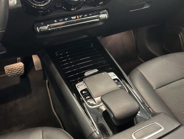 MERCEDES-BENZ GLB GLB 180 d Business Solution