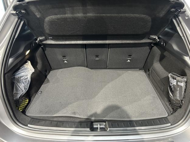 MERCEDES-BENZ GLA 180   Star Edition