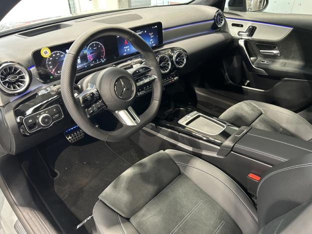 MERCEDES-BENZ A 180 d  AMG Line