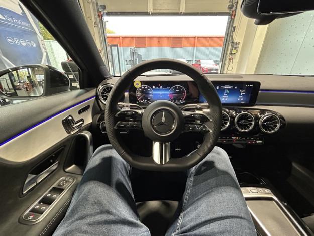 MERCEDES-BENZ A 180 d  AMG Line