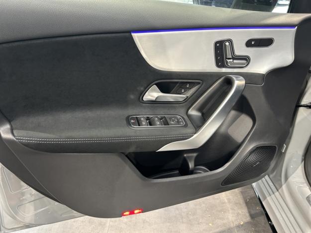 MERCEDES-BENZ A 180 d  AMG Line