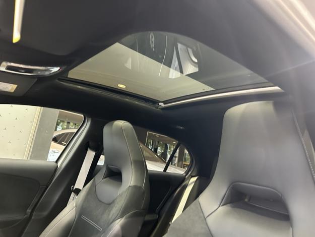 MERCEDES-BENZ A 180 d  AMG Line