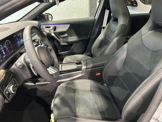 MERCEDES-BENZ A 180 d  AMG Line