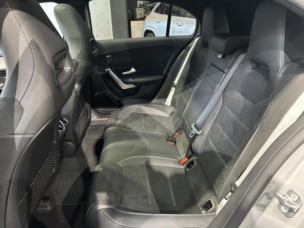 MERCEDES-BENZ A 180 d  AMG Line