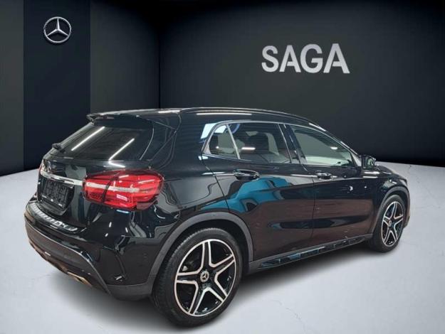 MERCEDES-BENZ GLA 180 AMG Pack Night  