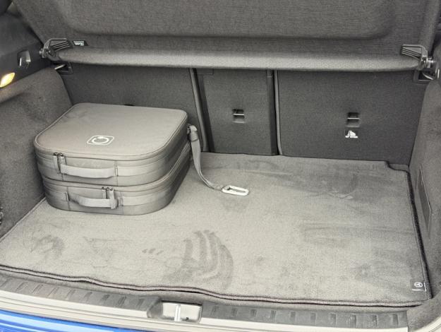 MERCEDES-BENZ EQA EQA 300 4MATIC