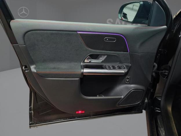 MERCEDES-BENZ GLA-Klasse GLA 180 Off-Roader