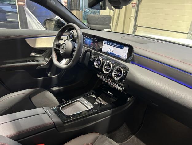 MERCEDES-BENZ CLA 180 Coupé  Star Edition