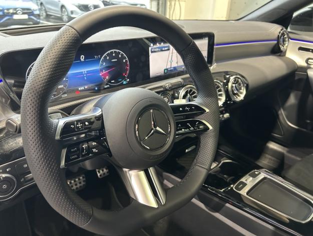 MERCEDES-BENZ CLA 180 CLA 180 Shooting Brake Star Edition  Shooting Brake Star Edition