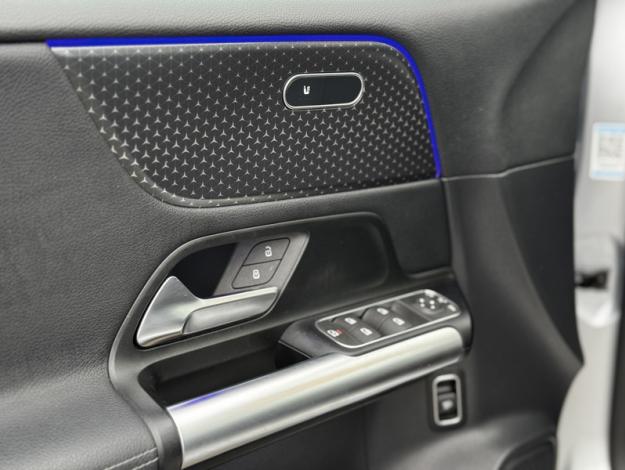 MERCEDES-BENZ Classe B B 180 d