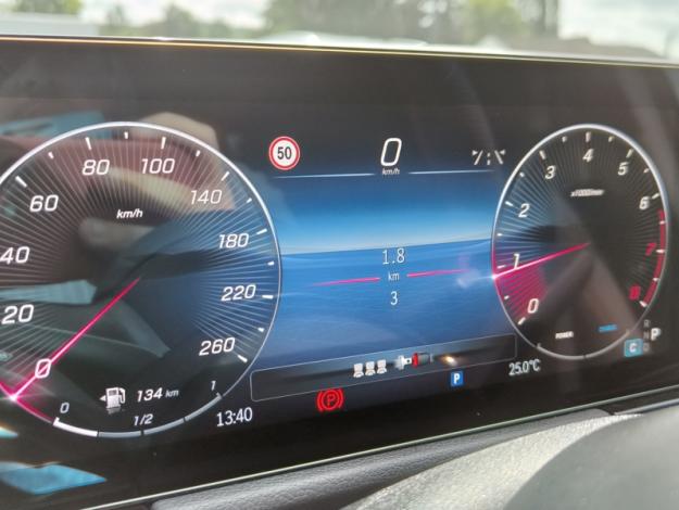 MERCEDES-BENZ GLA 180 d AMG Line - SAGA Huy (+32 85 23 69 00) 