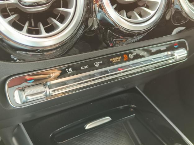 MERCEDES-BENZ GLA 180 d AMG Line - SAGA Huy (+32 85 23 69 00) 