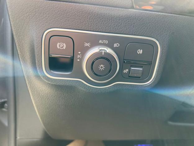 MERCEDES-BENZ GLA 180 Star Edition  - SAGA Huy (+32 85 23 69 00) 