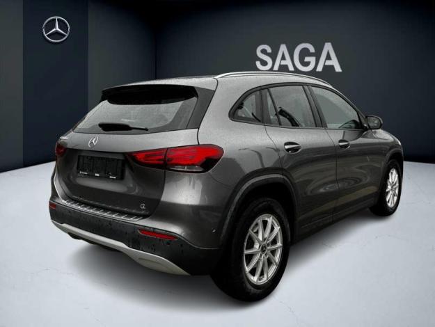 MERCEDES-BENZ GLA 180 d Business Solution   