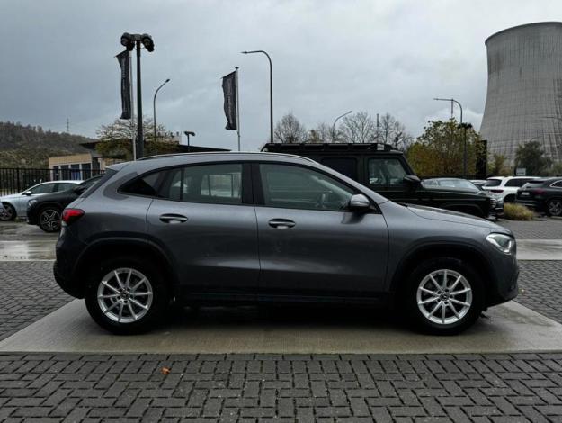 MERCEDES-BENZ GLA 180 d Business Solution   