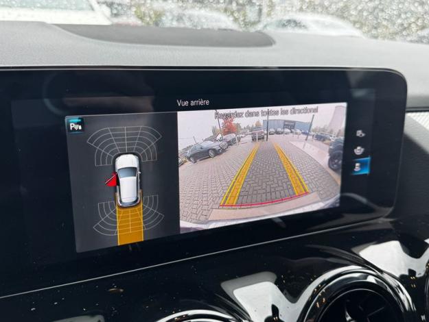 MERCEDES-BENZ GLA 180 d Business Solution   