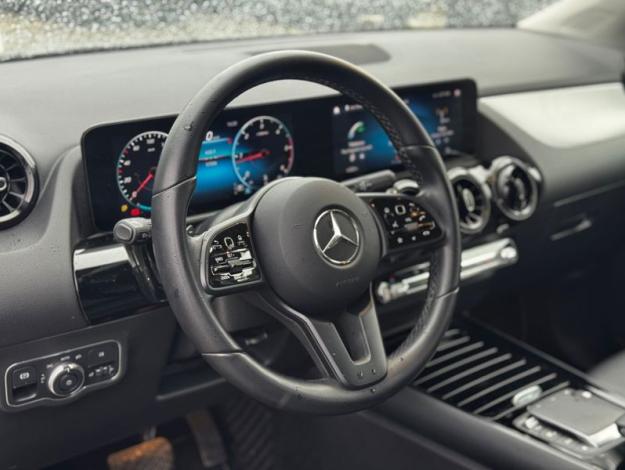 MERCEDES-BENZ GLA 180 d Business Solution   