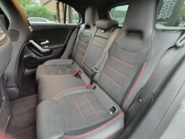 MERCEDES-BENZ A 180 d AMG Line - SAGA Huy (+32 85 23 69 00) 