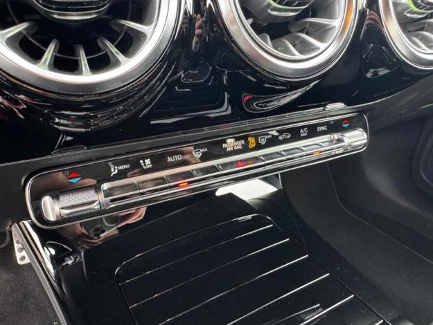 MERCEDES-BENZ CLA 200 d AMG Line    