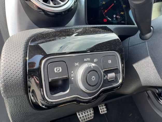 MERCEDES-BENZ CLA-Klasse CLA 180 d Shooting Brake