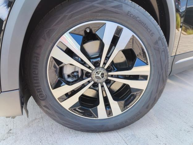 MERCEDES-BENZ GLA 180 Cyber Edition  GLA 180 Cyber Edition