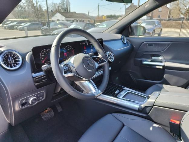 MERCEDES-BENZ GLA 180 Cyber Edition  GLA 180 Cyber Edition