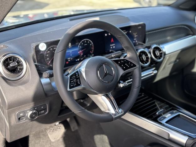 MERCEDES-BENZ GLB 180 Cyber Edition  Cyber Edition