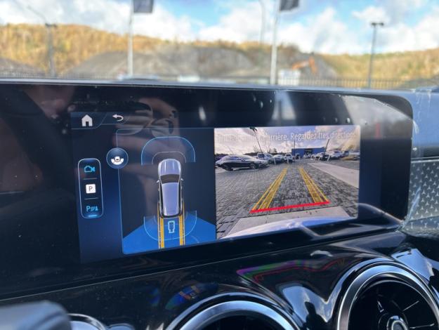 MERCEDES-BENZ GLB 180 Cyber Edition  Cyber Edition