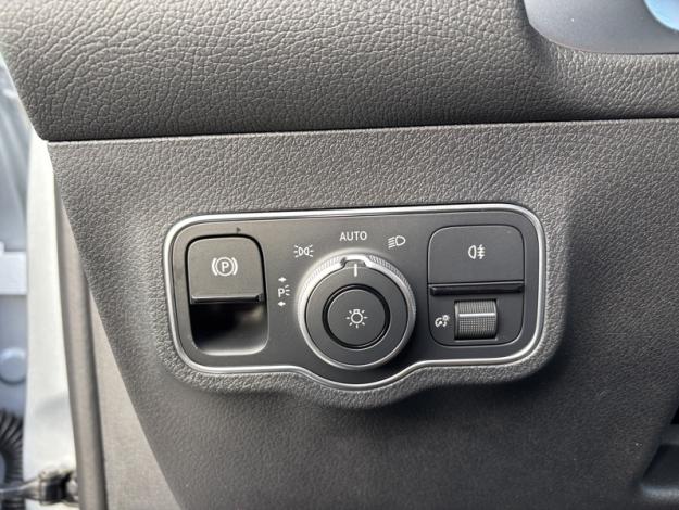 MERCEDES-BENZ GLB 180 Cyber Edition  Cyber Edition