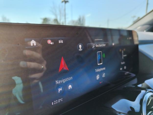 MERCEDES-BENZ GLA 180 CYBER EDITION  