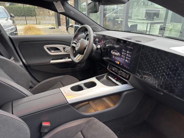 MERCEDES-BENZ CLA 250 + Sport Edition avec technologie EQ  