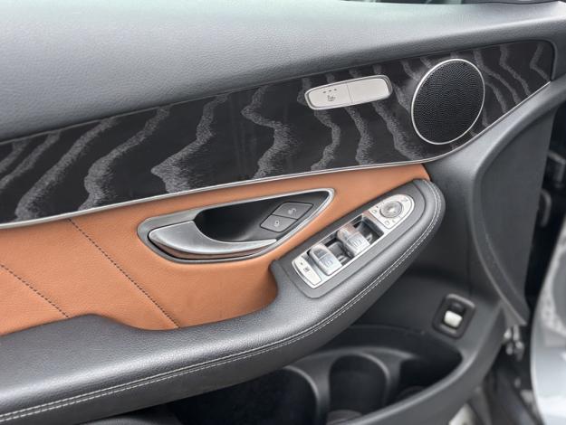 MERCEDES-BENZ GLC-Klasse GLC 220 d 4MATIC Off-Roader