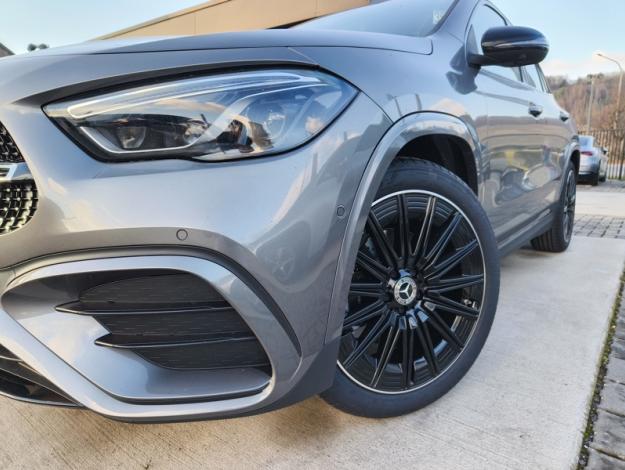 MERCEDES-BENZ GLA 180 star edition  
