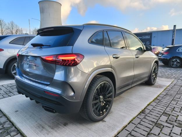 MERCEDES-BENZ GLA 180 star edition  