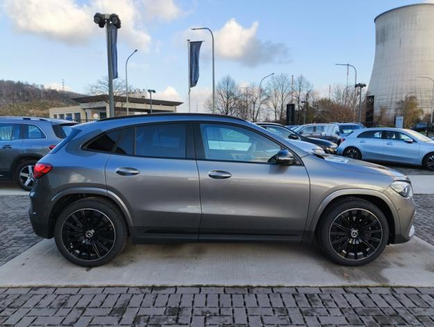 MERCEDES-BENZ GLA 180 star edition  